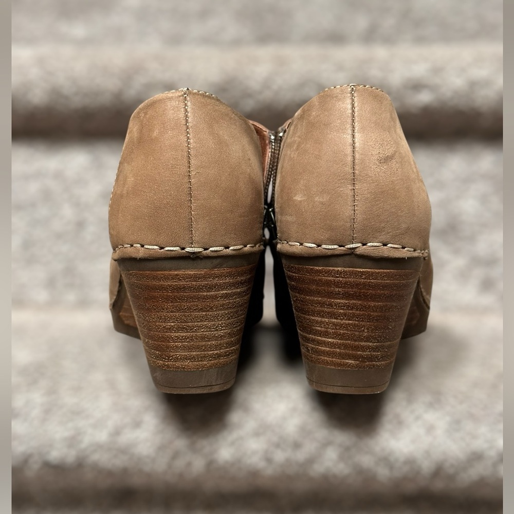 SOLD Dansko Sheena Wedge Booties Walnut Ankle Nubuck Leather Women’s US 6.5-7 - Picture 6 of 14
